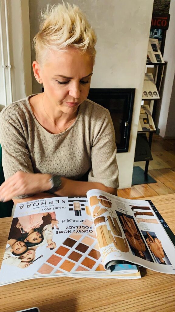 Kontakt Astro Design Toruń – konsultacja i doradztwo w wyborze zasłon, rolet i dekoracji okiennych