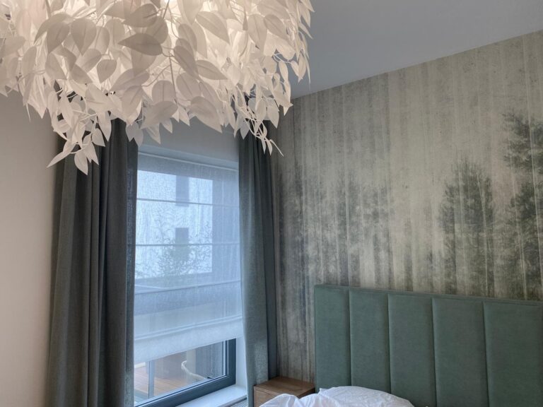 Naturalne materiały w aranżacji wnętrz – trend 2025